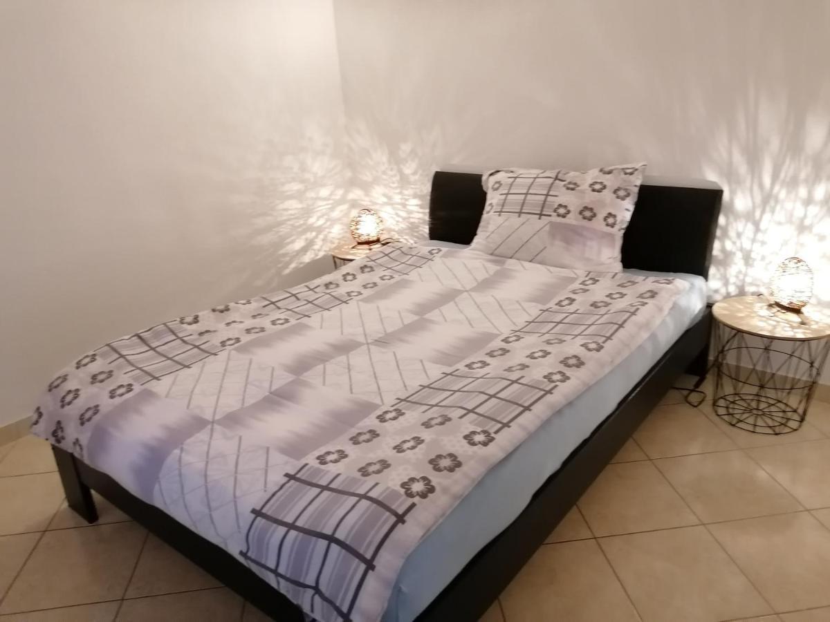 Apartments Nena - Τρογκίρ Εξωτερικό φωτογραφία