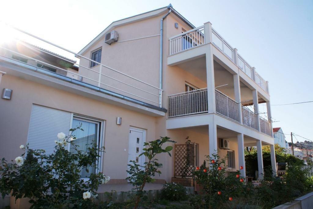 Apartments Nena - Τρογκίρ Εξωτερικό φωτογραφία